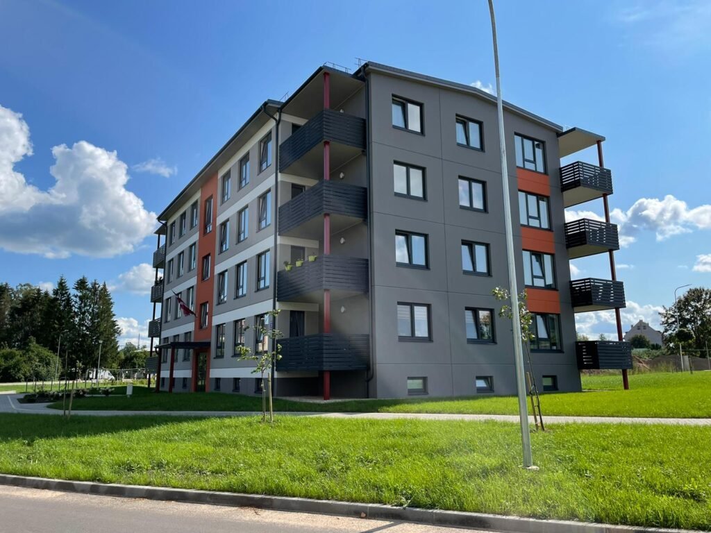 Чотириповерховий житловий будинок у Латвії, 2023 — збірний залізобетон, BIM-модель, слайд 2